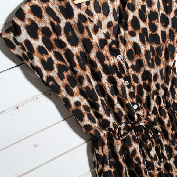 SOLD Cuffed Button Placket Leopard Jumpsuit NWT - Picture 4 of 11